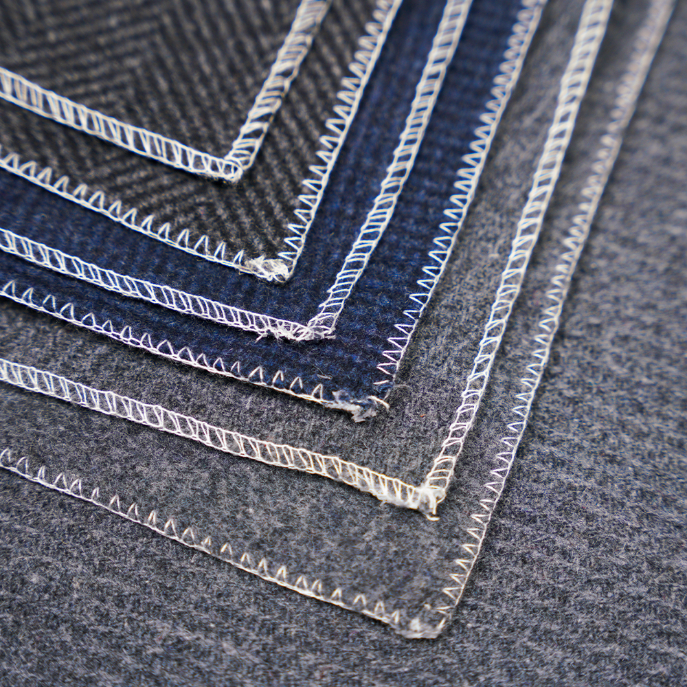 50% صوف، 50% ألياف أخرى، 760 جم/م، رمادي داكن + رمادي متوسط، قماش ميلتون منقوش بنمط متعرج، ML-241150-760