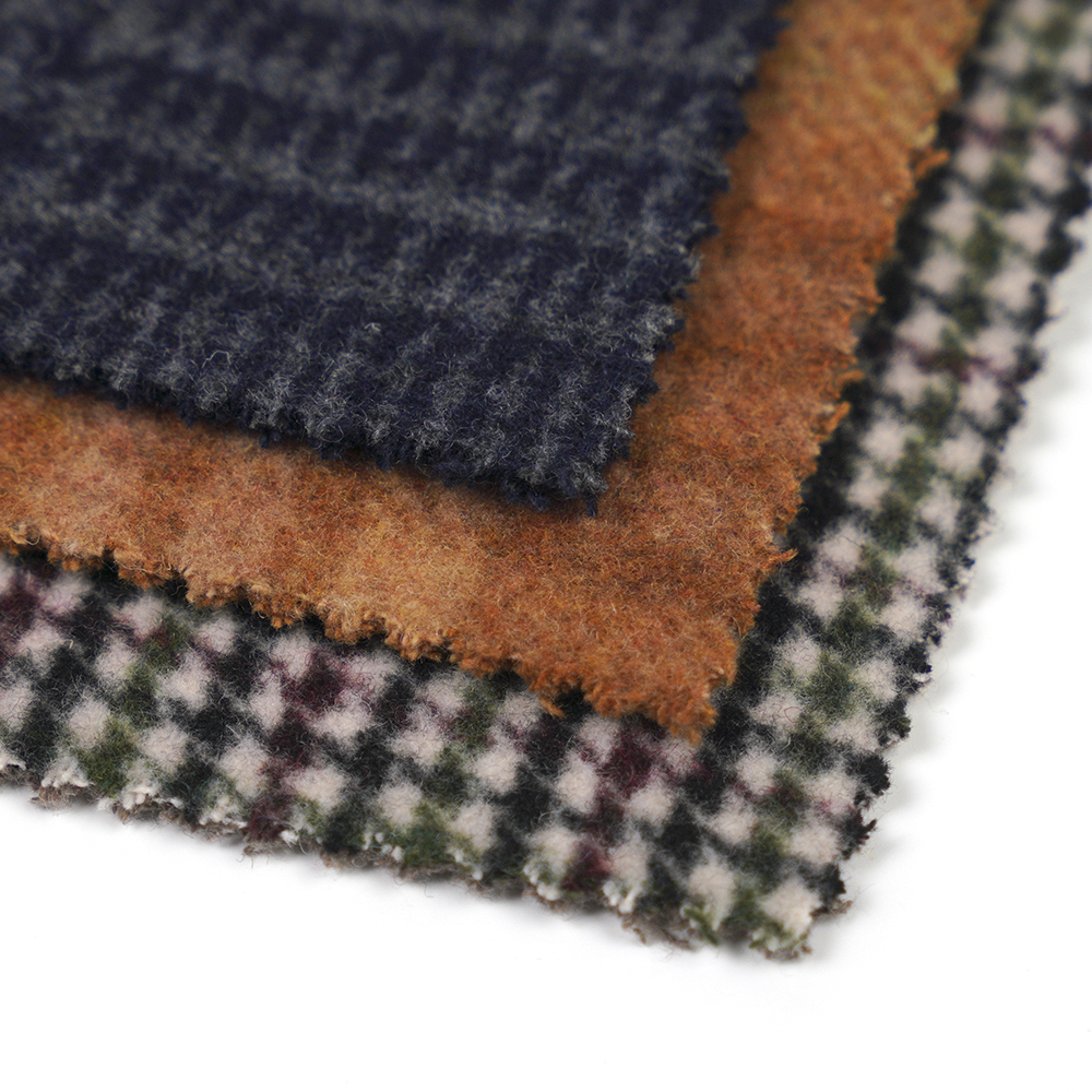 50% صوف، 40% بوليستر، 10% ألياف أخرى، 860 جرام/متر، بني وأصفر مربعات، قماش مخملي، ML-062142104